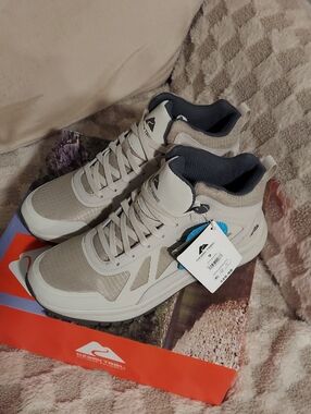 Ozark Trail Men's Beige and Gray High-Top Sneakers